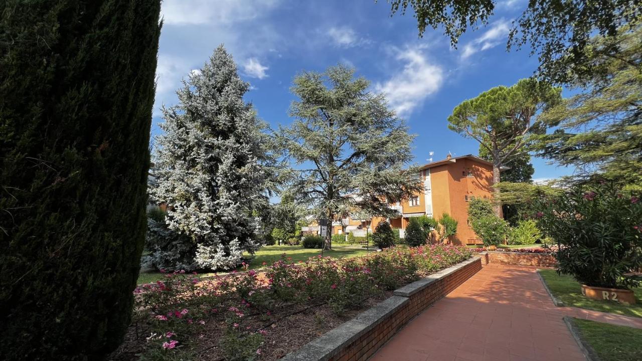 Premium Apartments Peschiera Peschiera del Garda Bagian luar foto