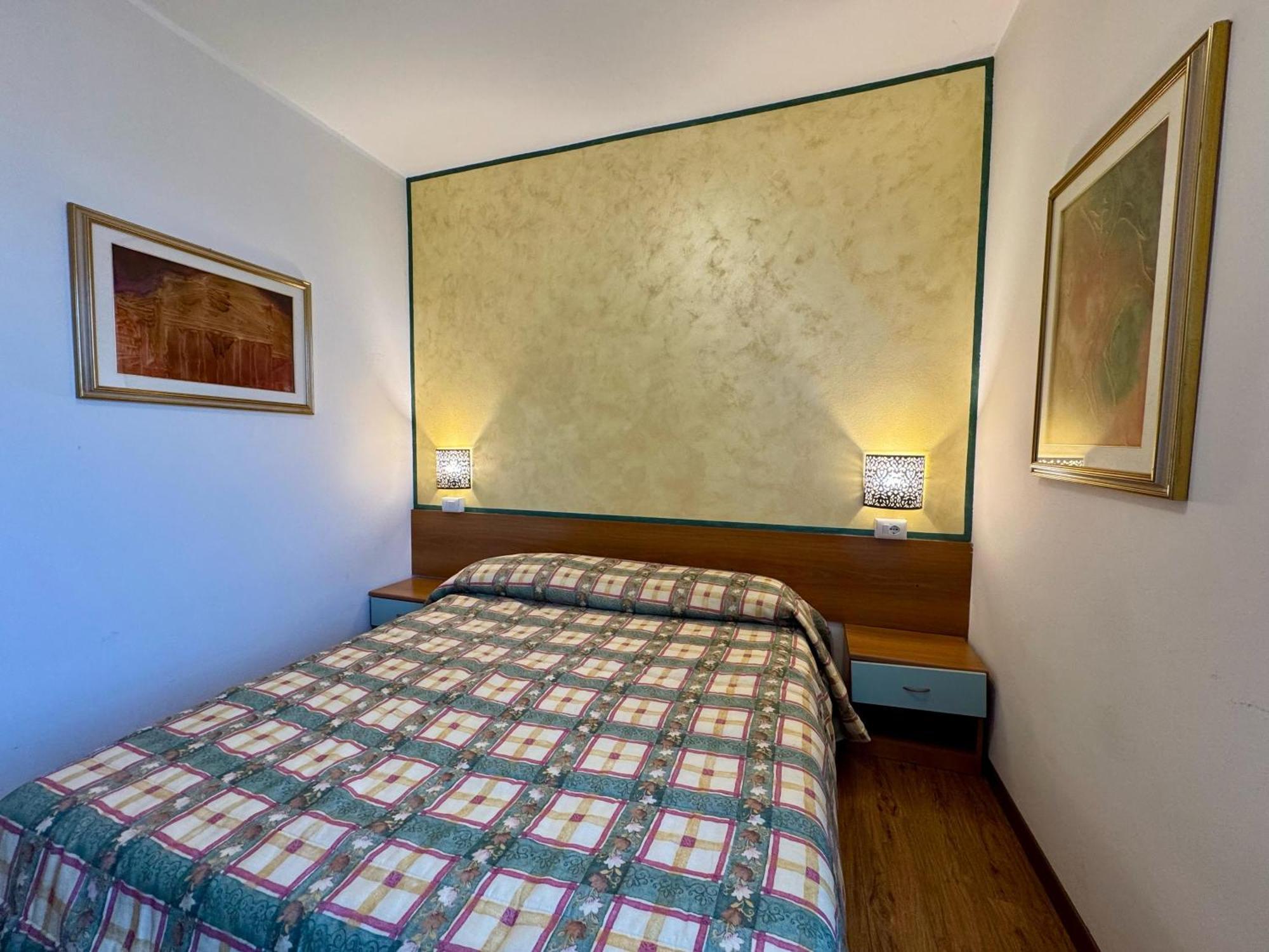 Premium Apartments Peschiera Peschiera del Garda Bagian luar foto